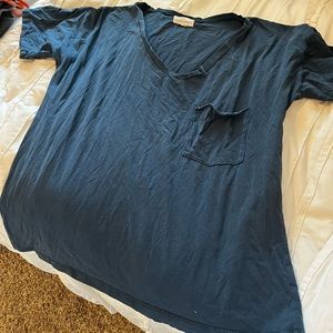 Blue pocket vneck tshirt